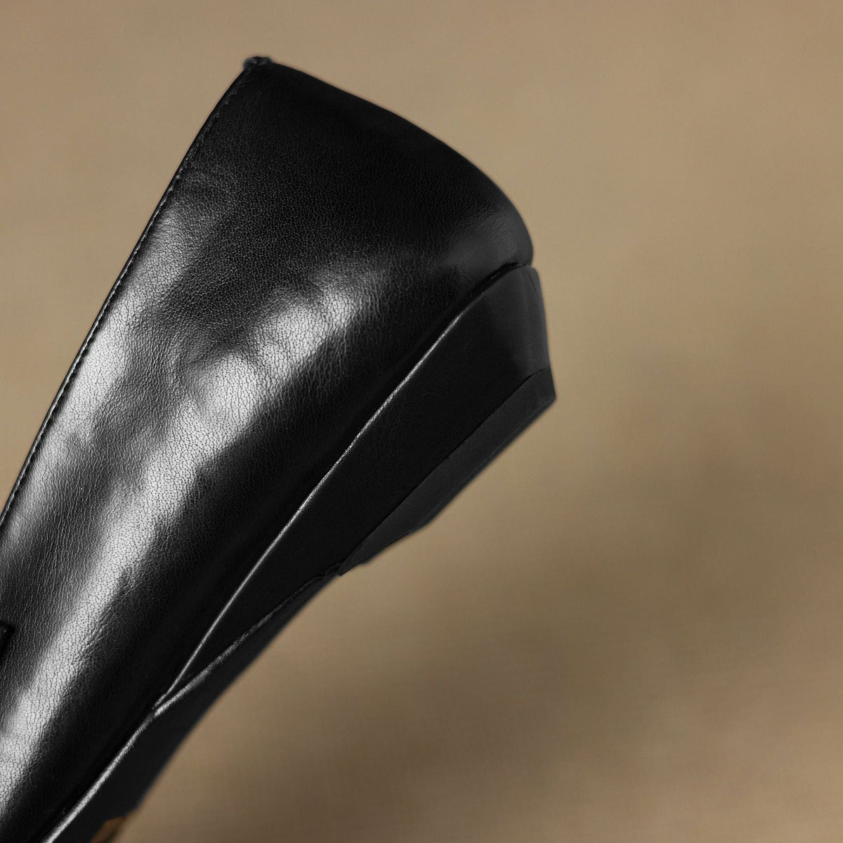 Marriët | Brogued Mary Jane flats
