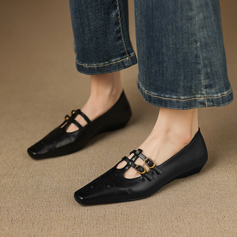 Marriët | Brogued Mary Jane flats