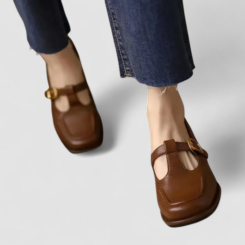 Gesina | Elegante T-strap schoenen