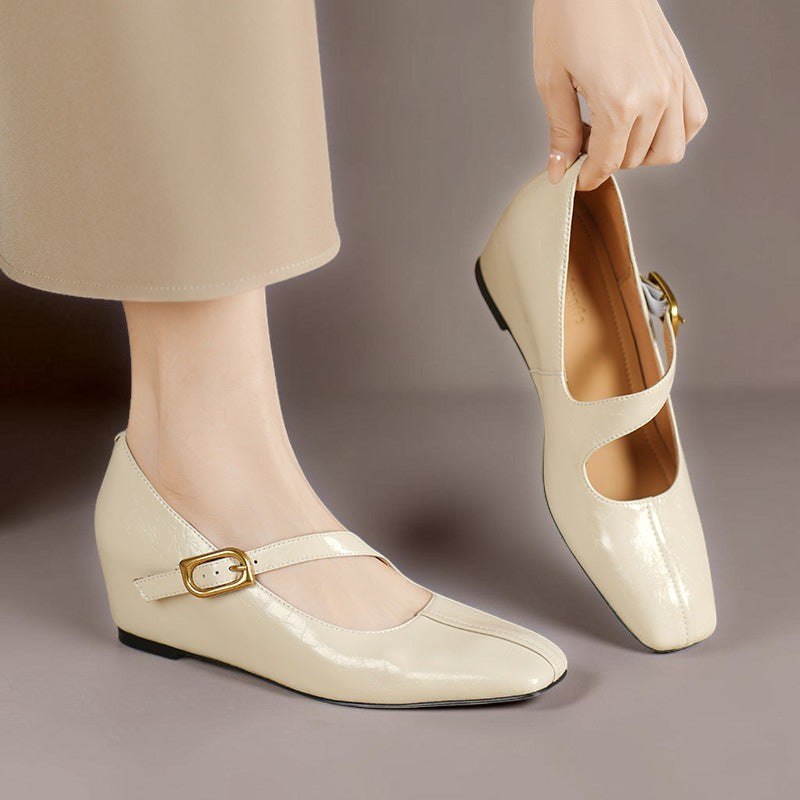 Chrystel | Elegante pumps met riem