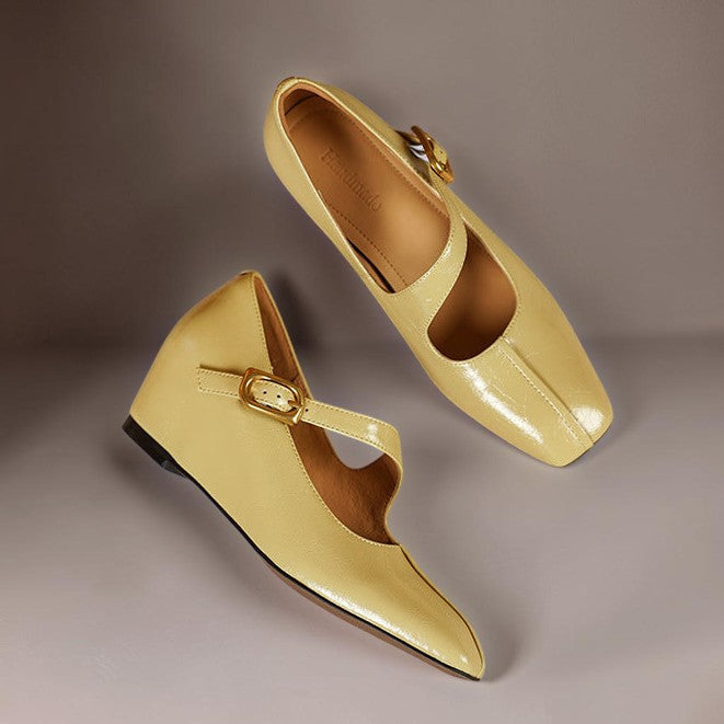 Chrystel | Elegante pumps met riem