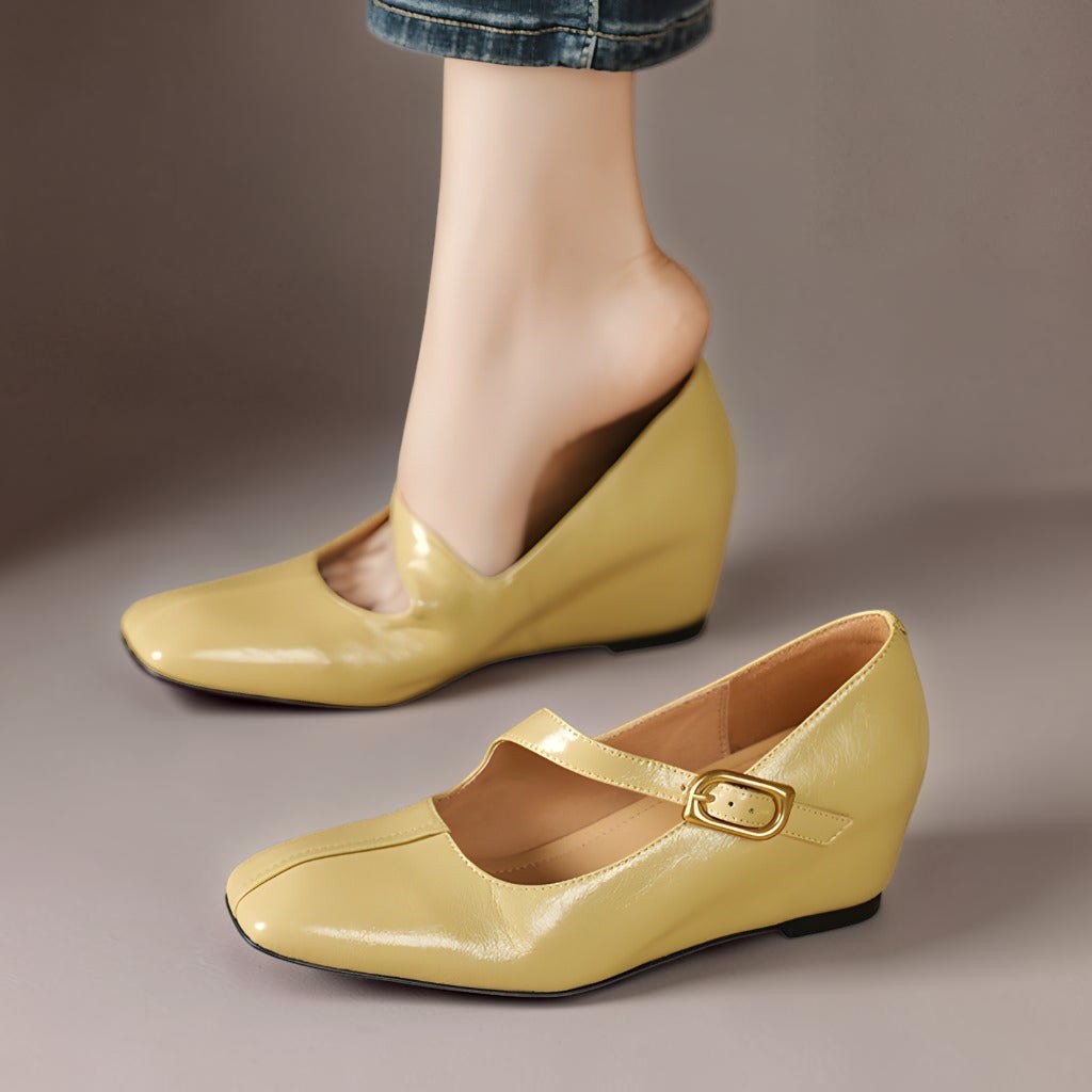 Chrystel | Elegante pumps met riem